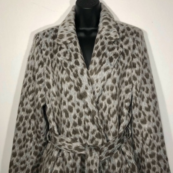 Beautiful Old Navy Gray Leopard Print Coat! So Soft & Chic! Size L With tags - Picture 3 of 6